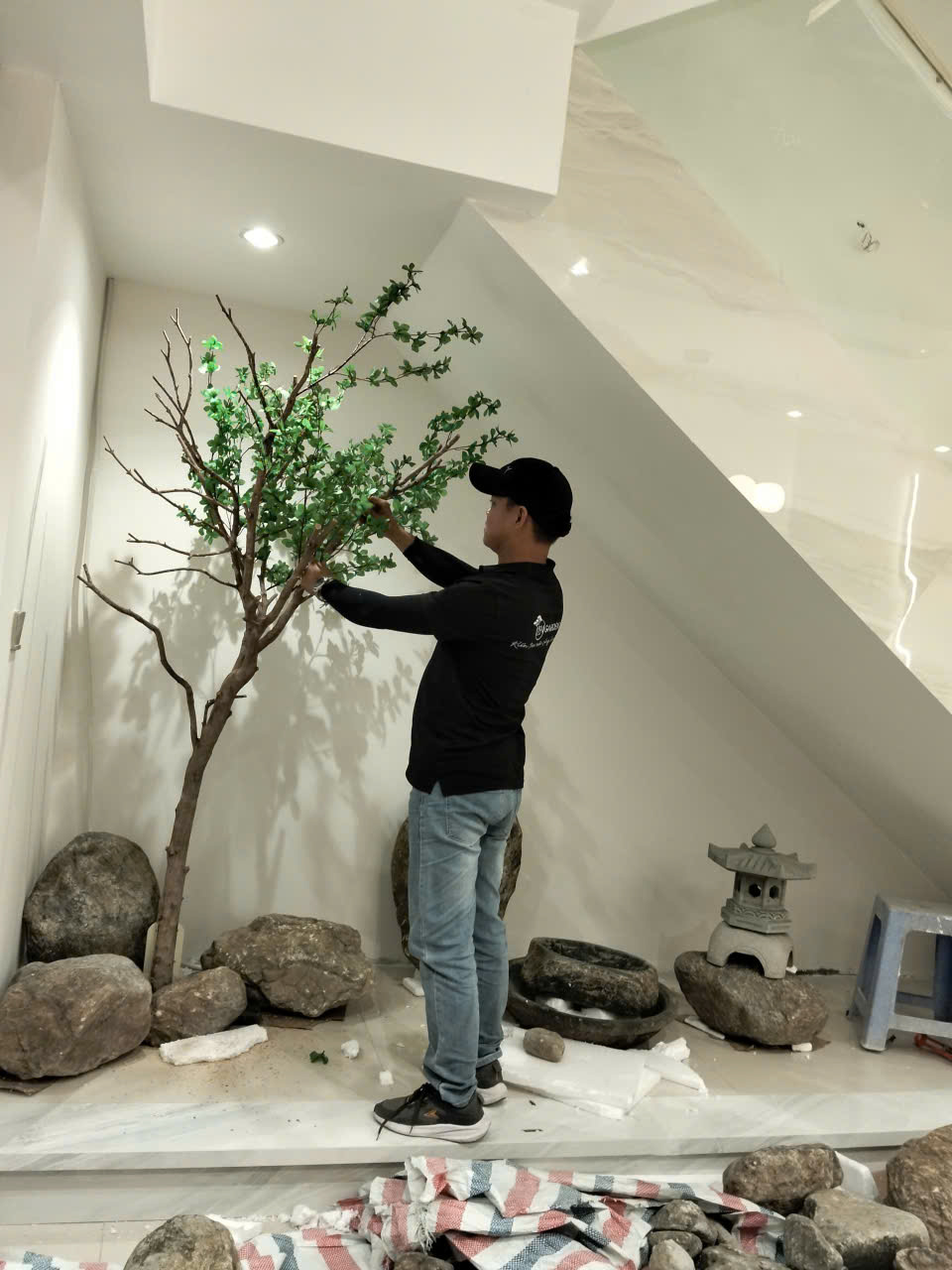 Thi công tiểu cảnh gầm cầu thang nhà phố bởi Zen Garden