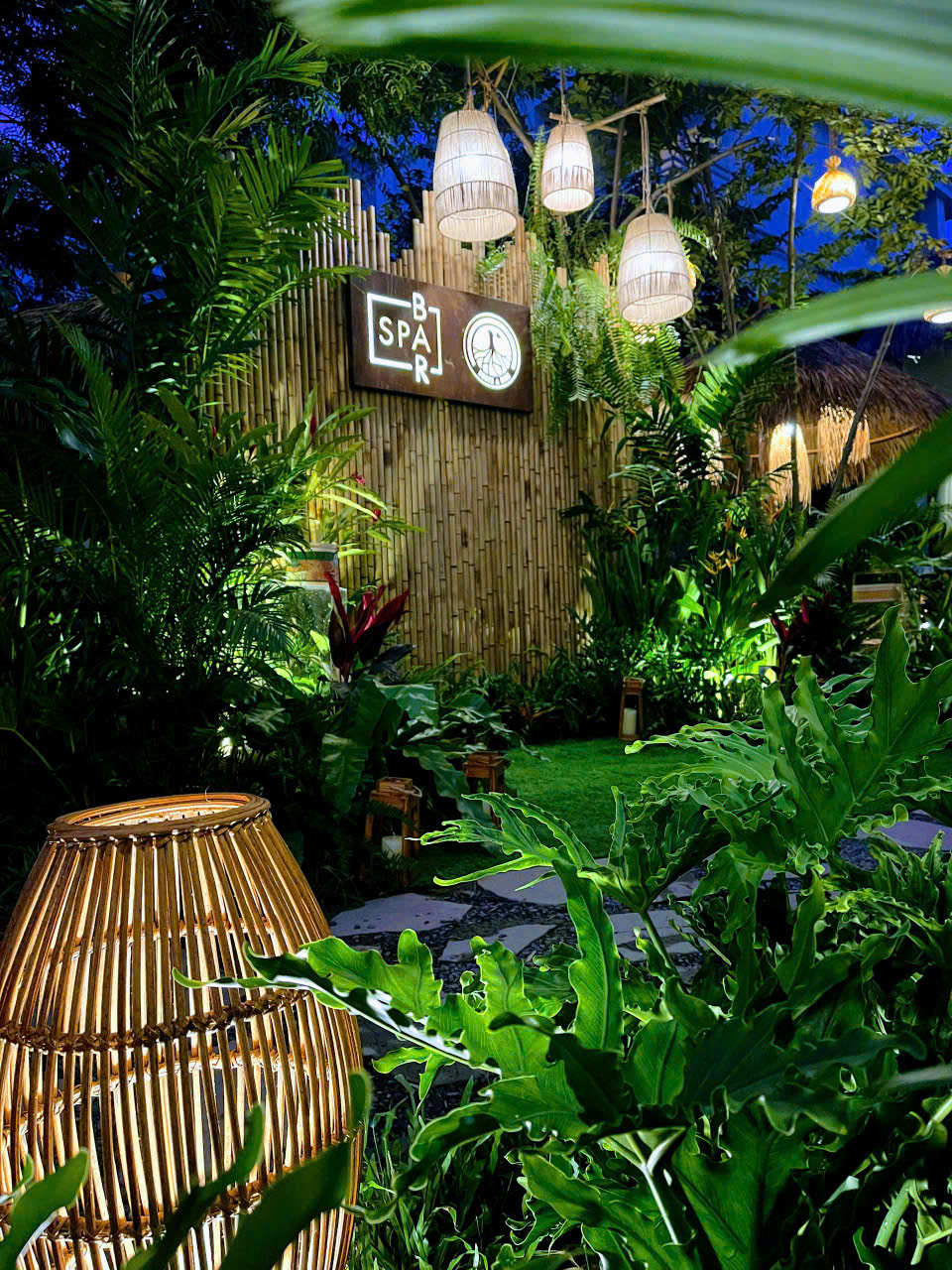 Thiết kế và thi công sân vườn cho spa tại hcm