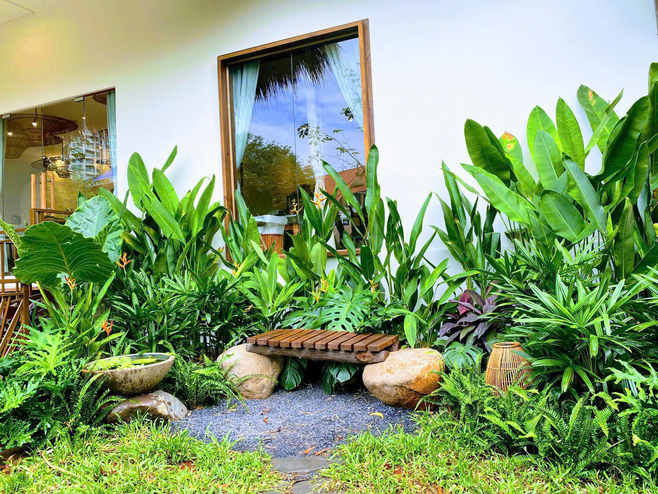 Thiết kế và thi công sân vườn cho spa tại hcm