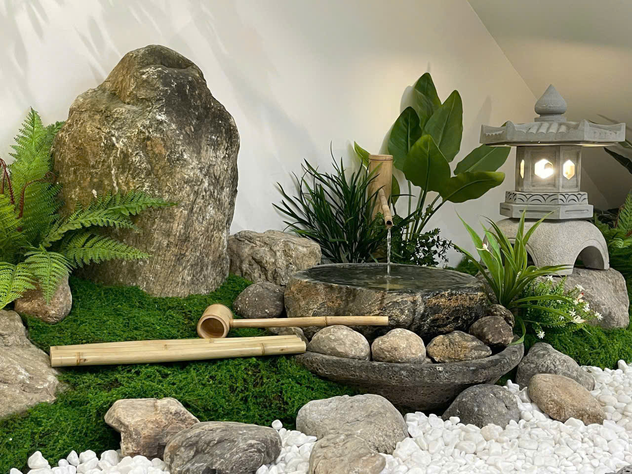 Thiết kế tiểu cảnh gầm cầu thang nhà phố tối ưu không gian nhỏ