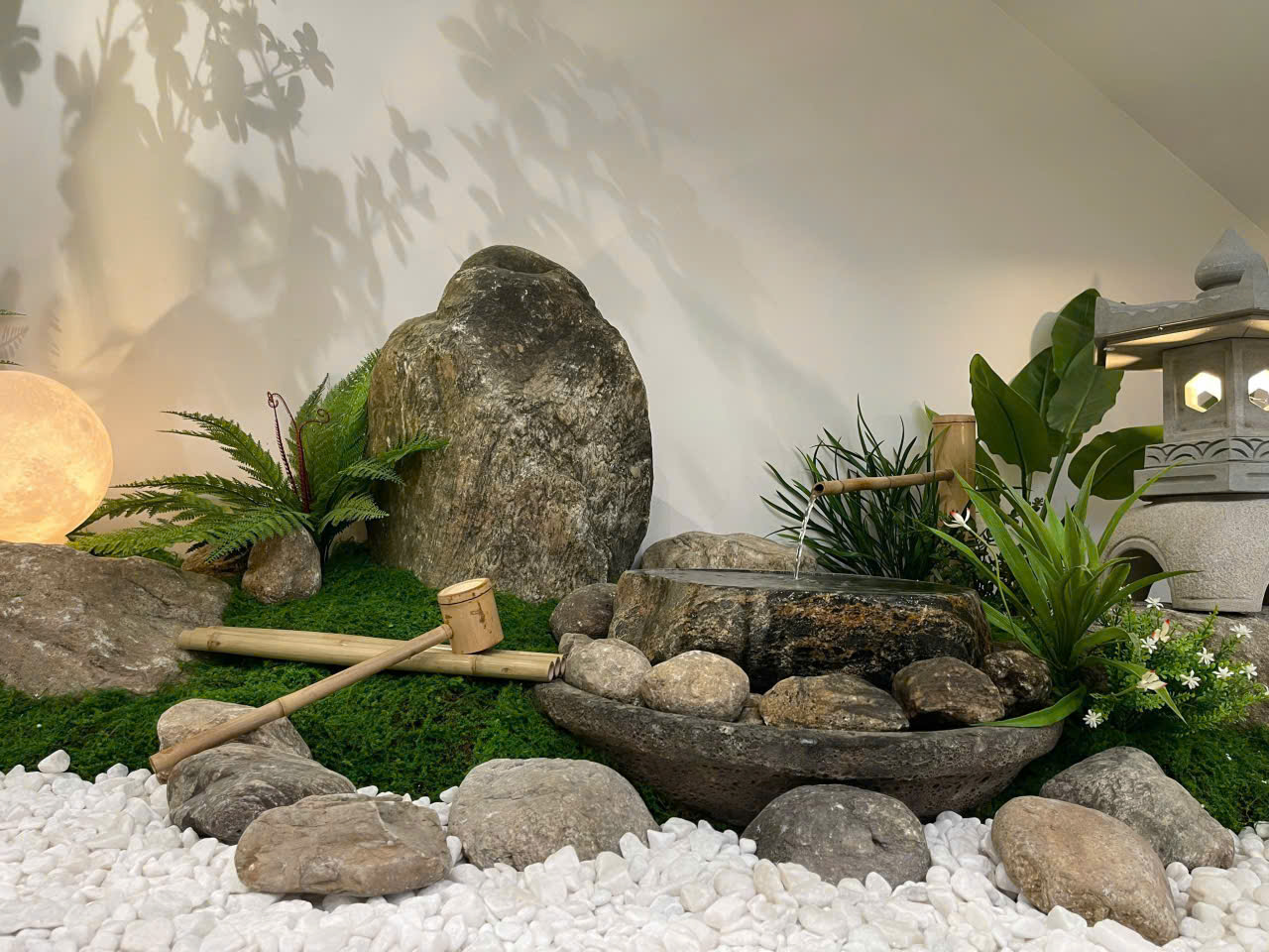 thiết kế tiểu cảnh đá và cây bonsai phong cách Zen Garden